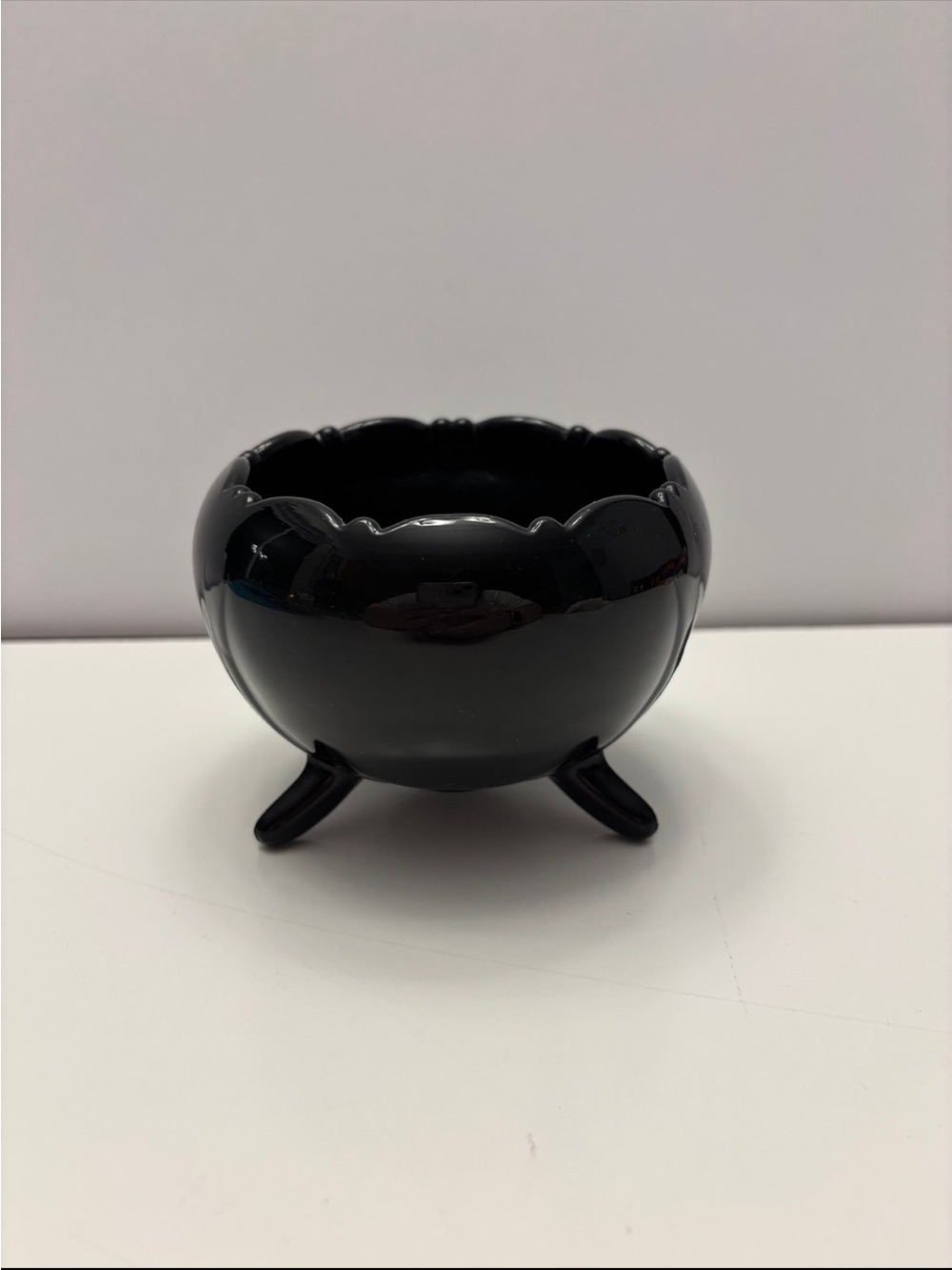 Vintage L.E. Smith black Amethyst glass candy dish